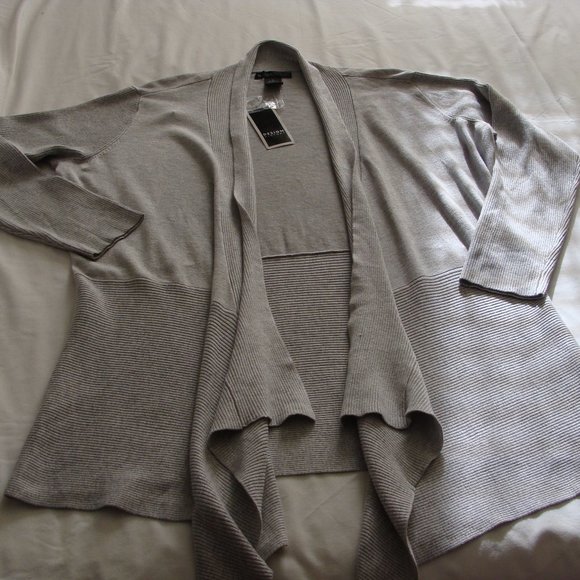 Light Gray Long Sleeve Open Front ASYMMETRICAL CARDIGAN Sweater Sz 1X - Picture 3 of 6